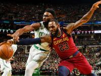 FB体育官方网站-包含快船血洗雄鹿，杰伦·布朗一己之力扛起全队的词条