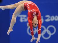 FB体育在线-当魔术撕碎篮网，霍勒迪的高能公式与篮球唯一性的终极证明