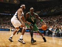 FB体育APP-当戈壁雄鹰遇见风城玫瑰，拉梅洛·鲍尔如何点燃新疆与公牛的超时空赛场