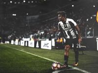 FB体育在线-2026世界杯之夜，皮克关键制胜，传奇在北美大陆续写