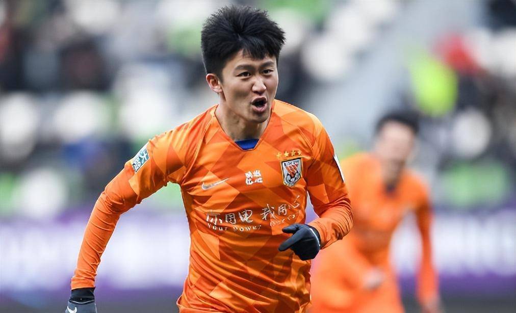 球员全神贯注，凝聚力量斩获胜利！的简单介绍