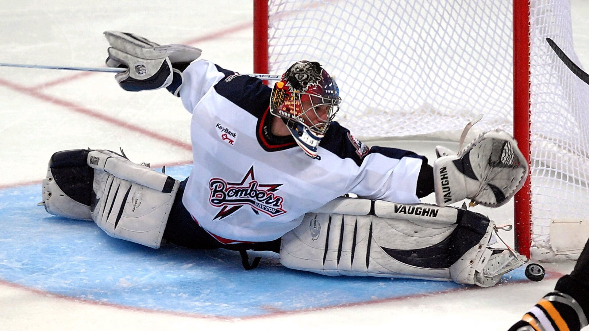 南粤利刃出鞘,霍勒迪年度焦点战接管比赛,广东队绝杀太阳