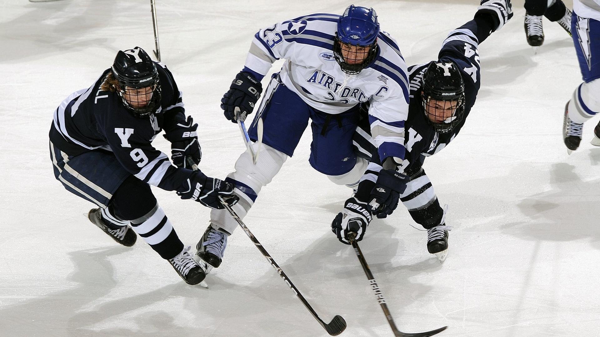 当篮球场响起引擎轰鸣，哈利伯顿的F1式接管击溃步行者