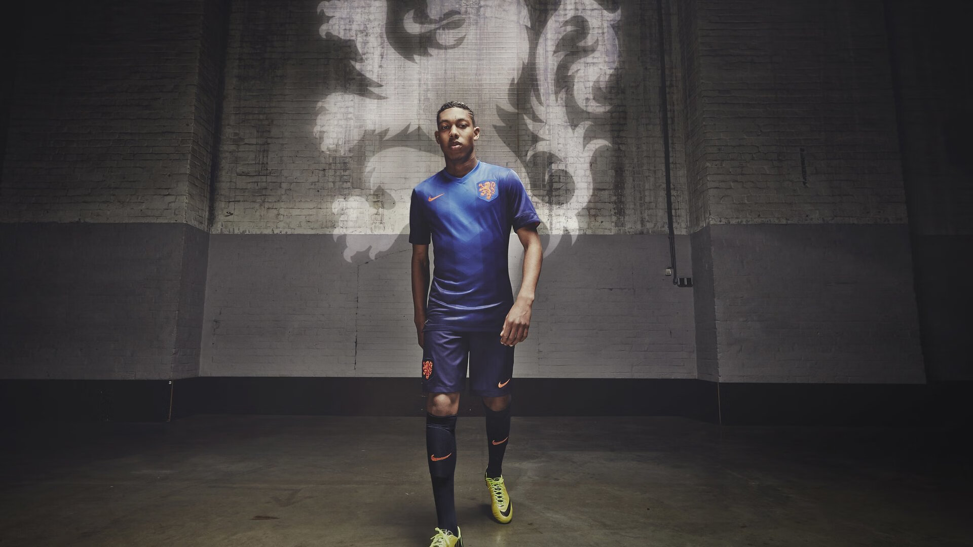 绿茵与硬木的错位传奇,当欧冠决赛夜,马刺爆冷绿衫军