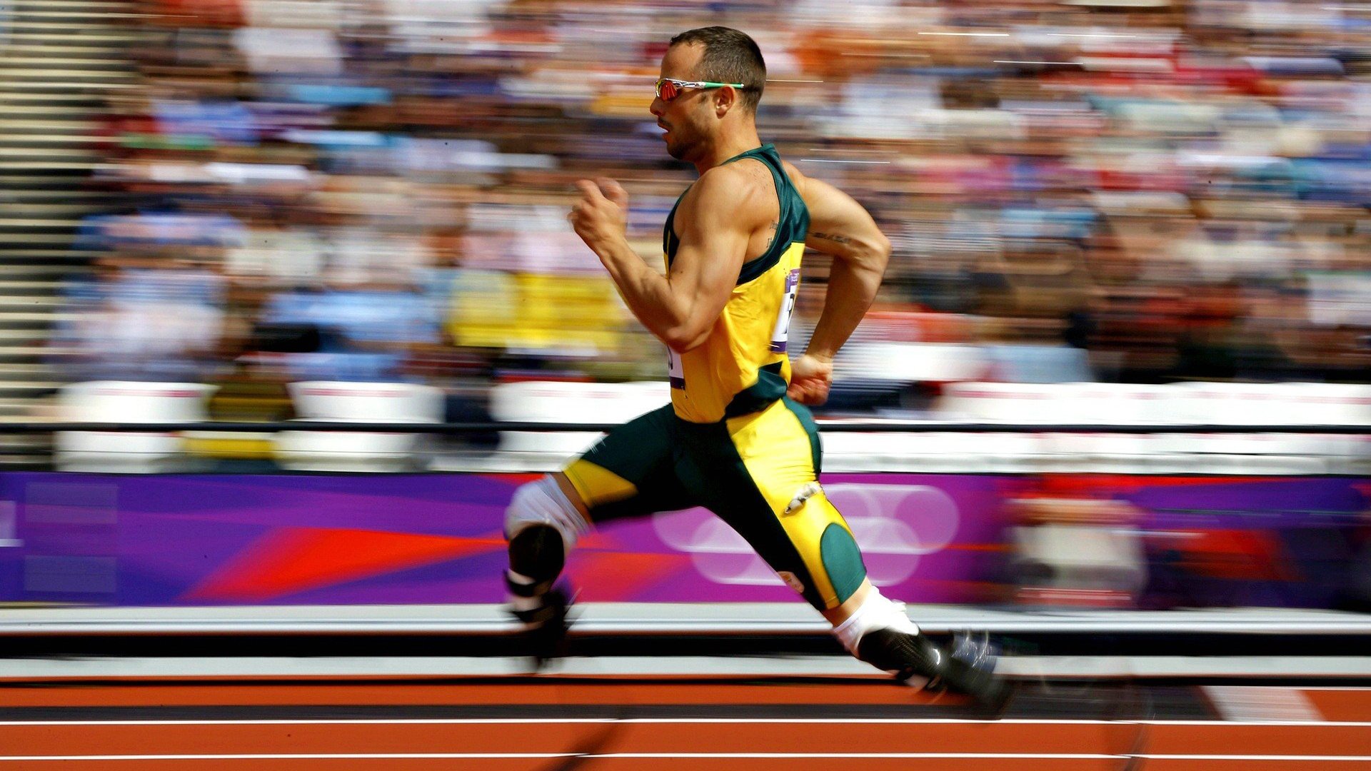 赛道上的红与银，法拉利鏖战梅赛德斯，维斯塔潘却悄然统治全场