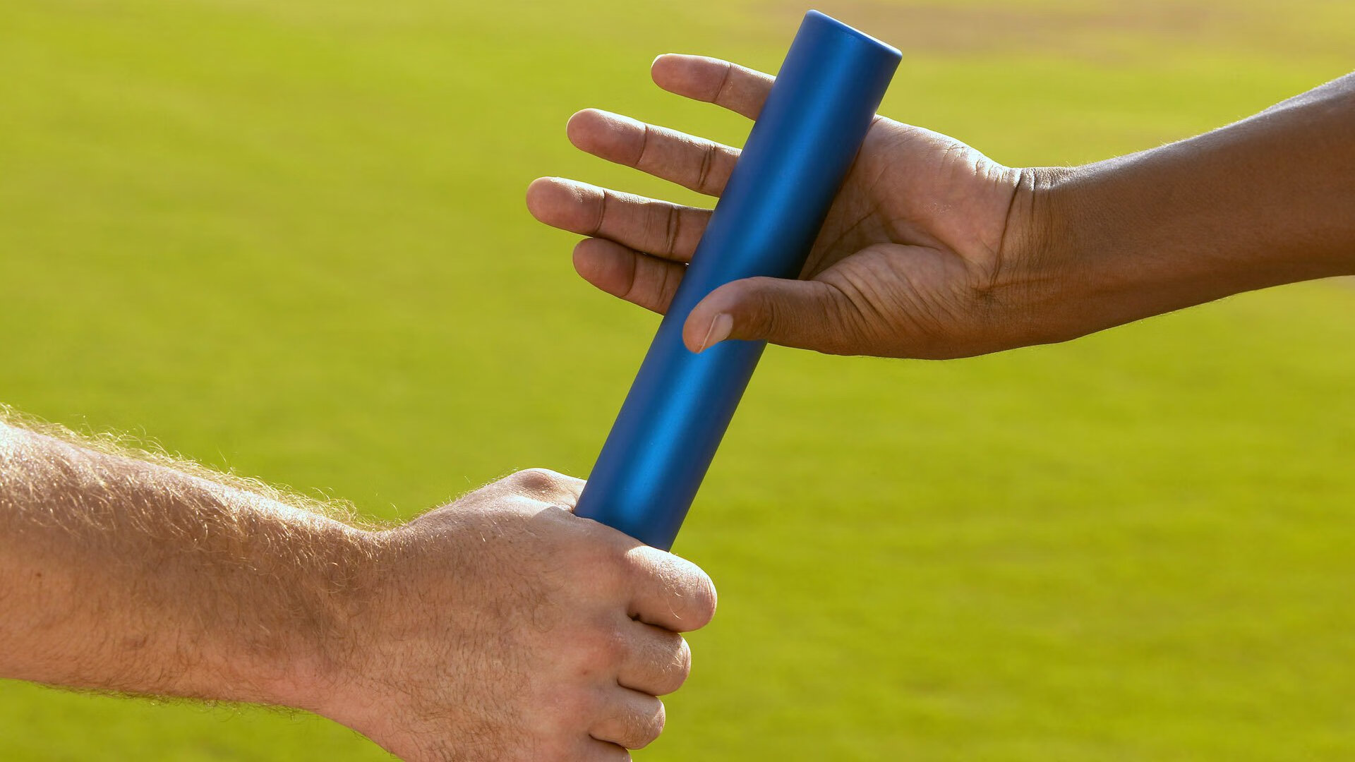 绝杀夜，红色跃马与银色绅士的交响—记阿斯顿马丁压哨绝杀哈斯，勒克莱尔奏响生涯最强音